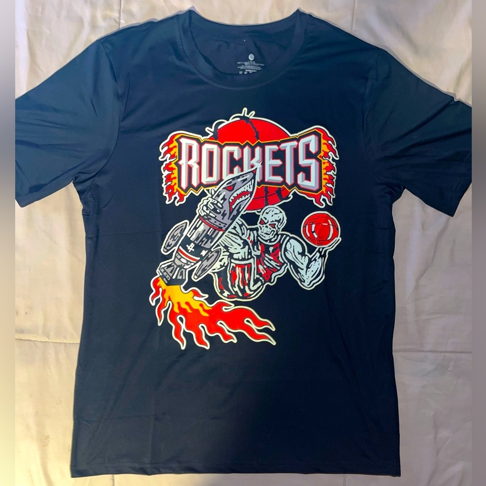 Men’s Large Houston Rockets Black NBA Short Sleeve GRAPHIC T-Shirt ROCKET MAN!